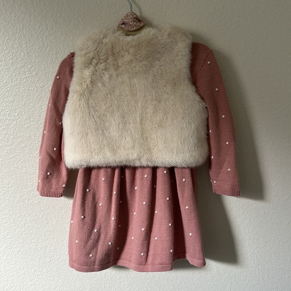 🌸 Pink Knit Dress + Faux Fur Vest + Bow Set (3-Piece) – Size 6-9M - Picture 2 of 11